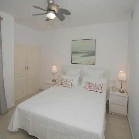 Z-39C Sea Views, 1 Bedroom, Glazed Terrace And Free Wi-Fi Appartamento *