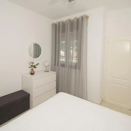 Z-39C Sea Views, 1 Bedroom, Glazed Terrace And Free Wi-Fi